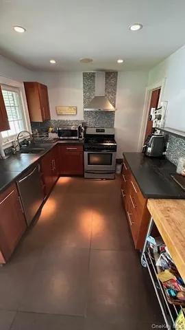 $765,500 | 422 St Agnes Place, Franklin Square, NY 11010