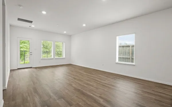 $2,400 | 1727 Portia Lane, Conroe, TX 77301