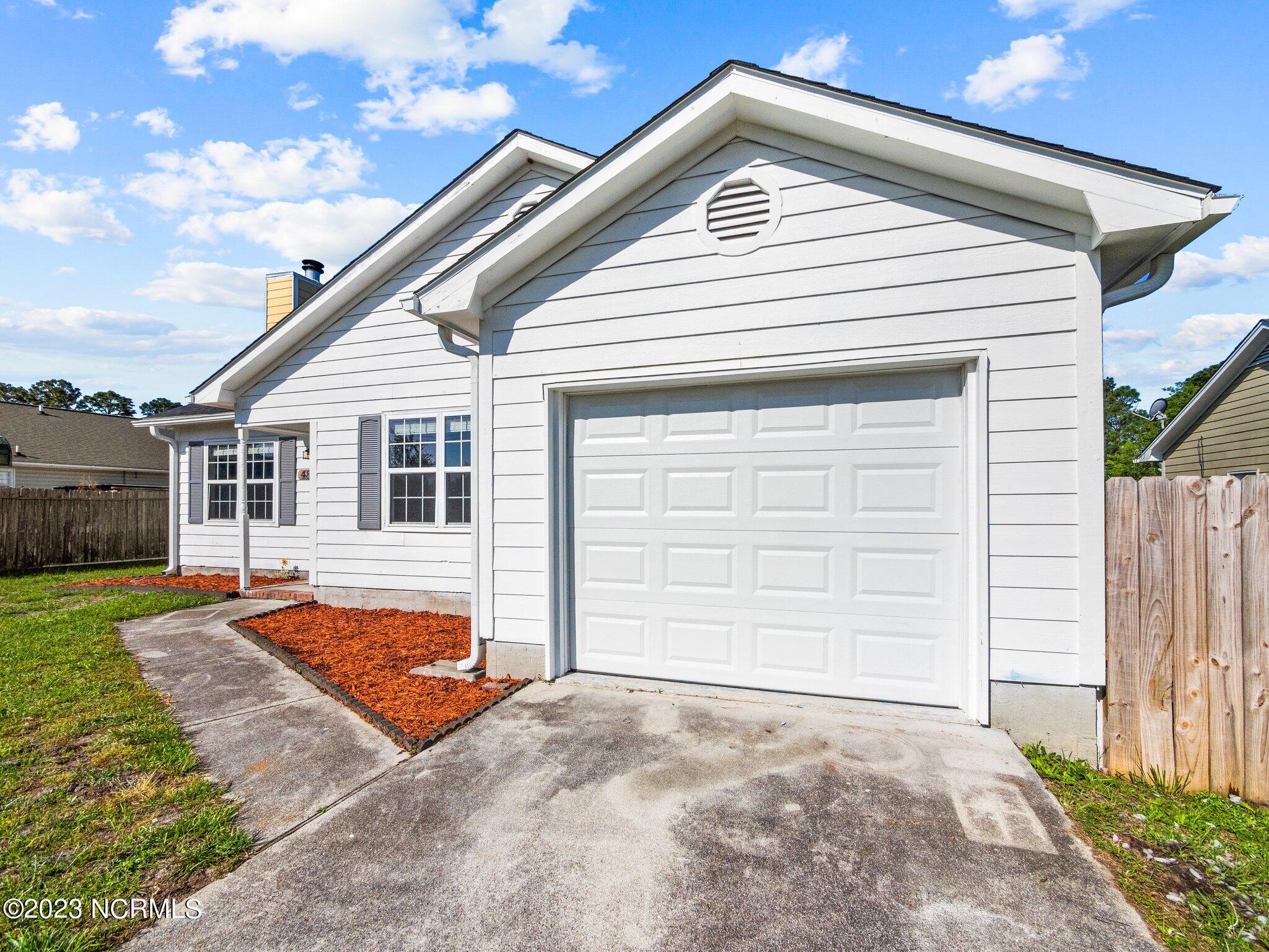 484 Sand Ridge Road Hubert, NC 28539 - Photo 5 of 46 5-web-or-mls-05