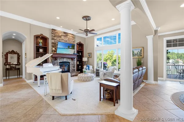 $2,189,000 | 1163 Beacon Pointe Circle, Lake Ozark, MO 65049