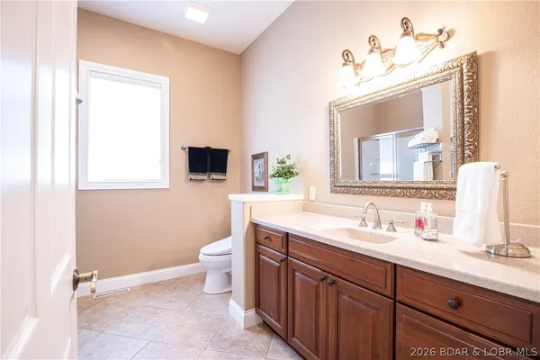 $2,189,000 | 1163 Beacon Pointe Circle, Lake Ozark, MO 65049