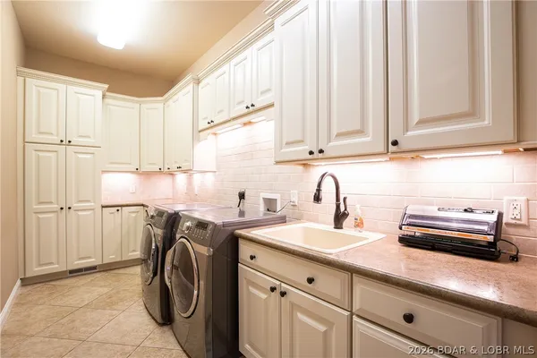 $2,189,000 | 1163 Beacon Pointe Circle, Lake Ozark, MO 65049
