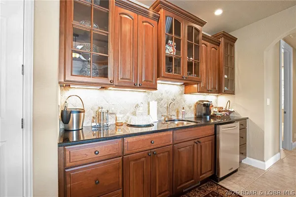 $2,189,000 | 1163 Beacon Pointe Circle, Lake Ozark, MO 65049