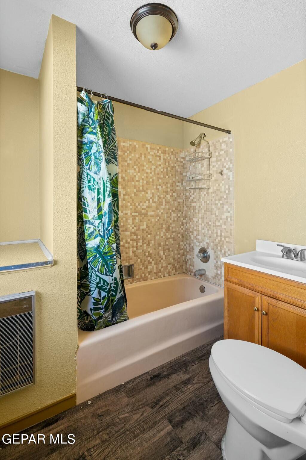 500 Fewel Street, Unit A & B El Paso, TX 79902 - Photo 53 of 61 a bathroom with a toilet a sink and a bathtub