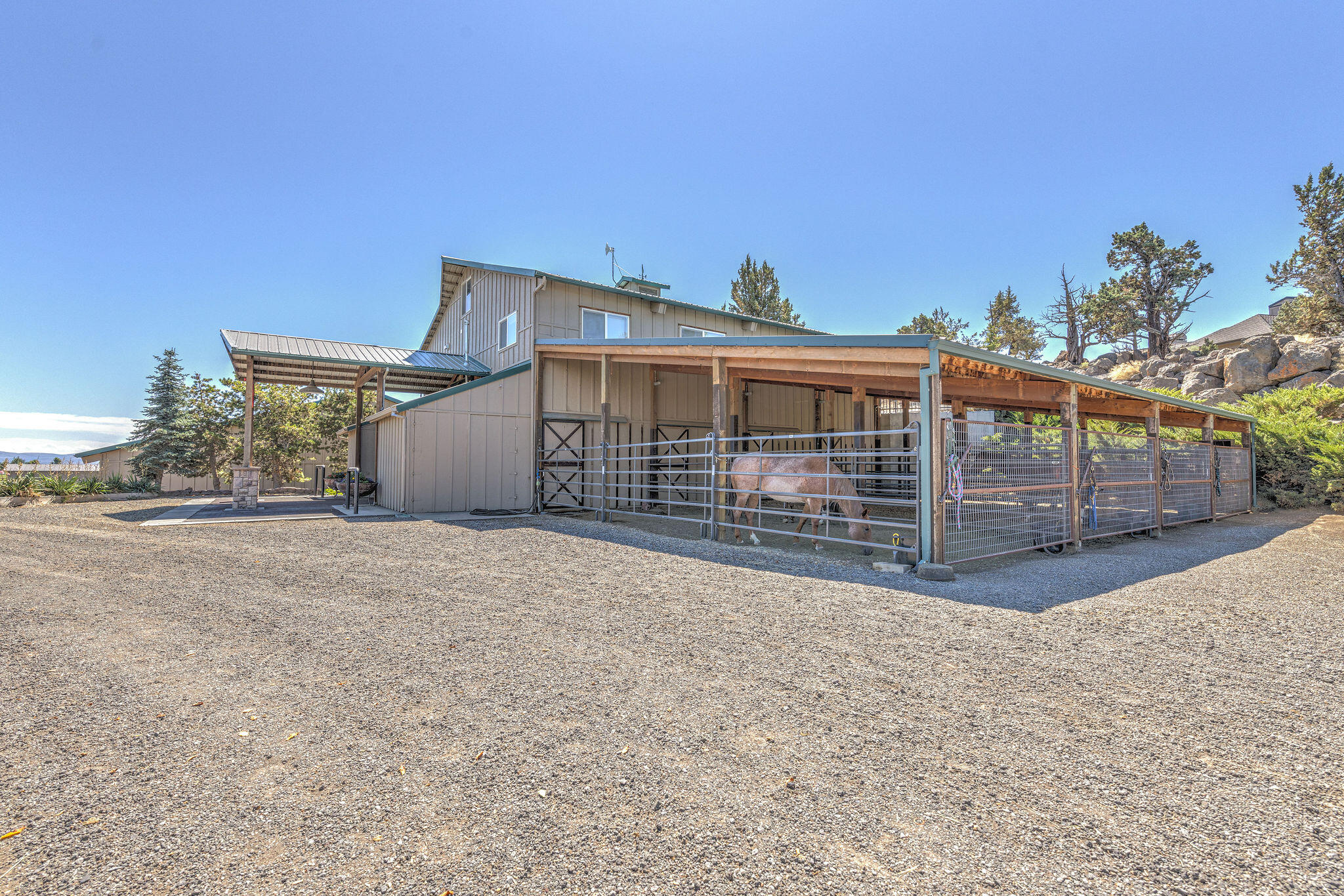 23770 Dodds Road Bend, OR 97701 - Photo 37 of 90 090A0868_69_70_71_72
