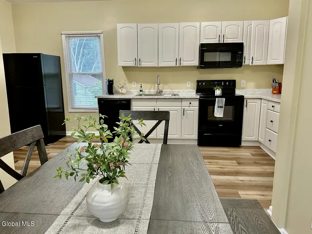 $769,900 | 74 Walnut Street, Saratoga Springs, NY 12866