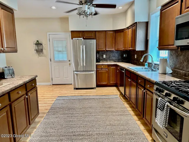 $769,900 | 74 Walnut Street, Saratoga Springs, NY 12866