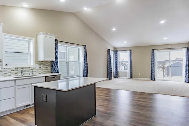 $2,995 | 143 X Nutmeg Circle, Carver, MN 55315