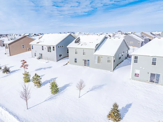 $2,995 | 143 X Nutmeg Circle, Carver, MN 55315