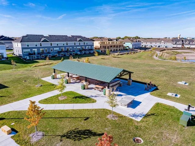 $2,995 | 143 X Nutmeg Circle, Carver, MN 55315