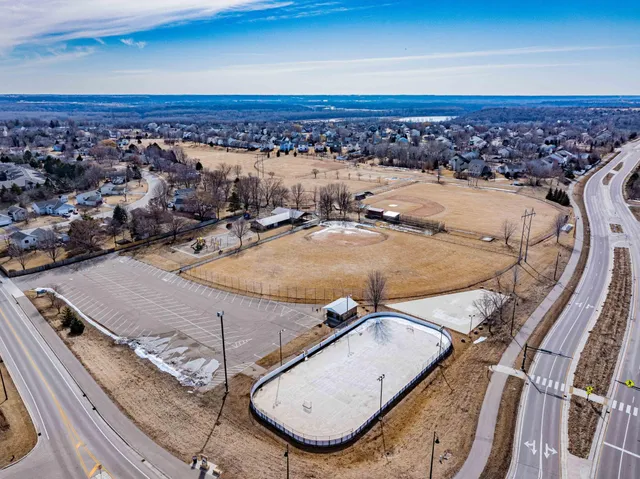 $2,995 | 143 X Nutmeg Circle, Carver, MN 55315