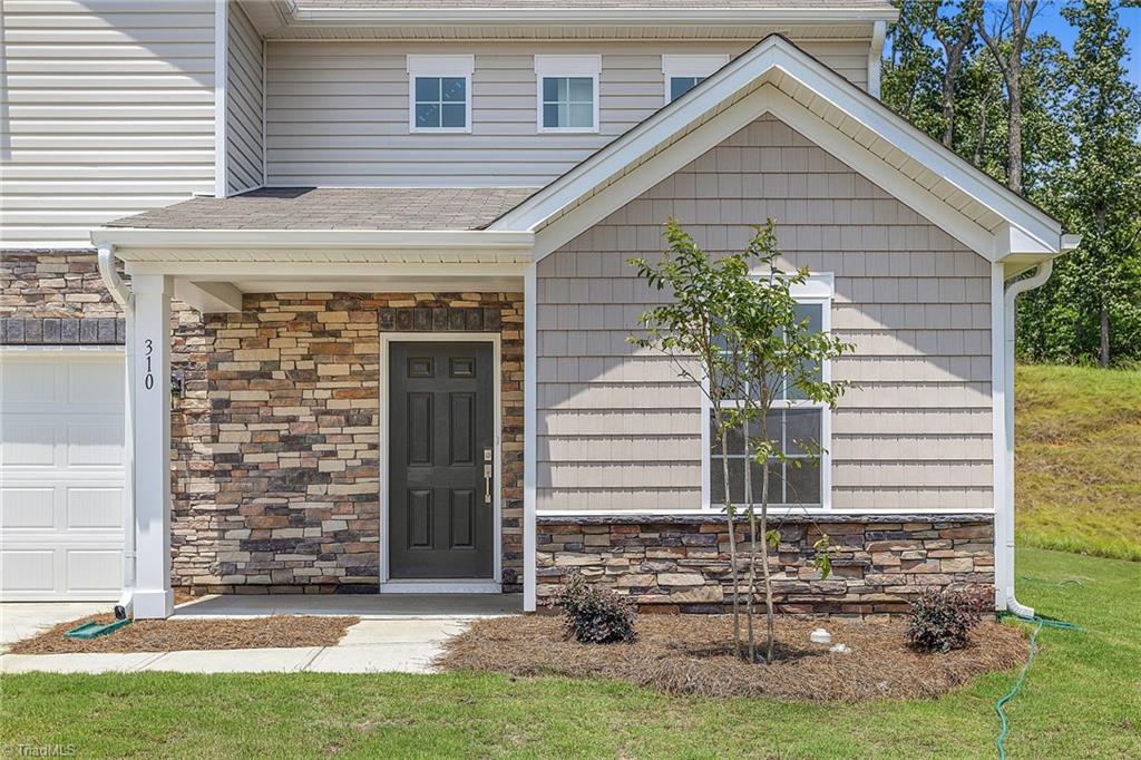 111 Primrose Street King, NC 27021 - Photo 3 of 28