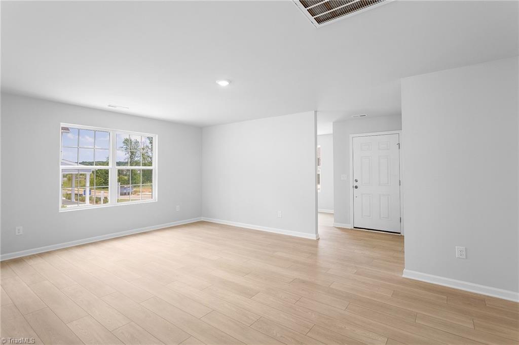 111 Primrose Street King, NC 27021 - Photo 8 of 28