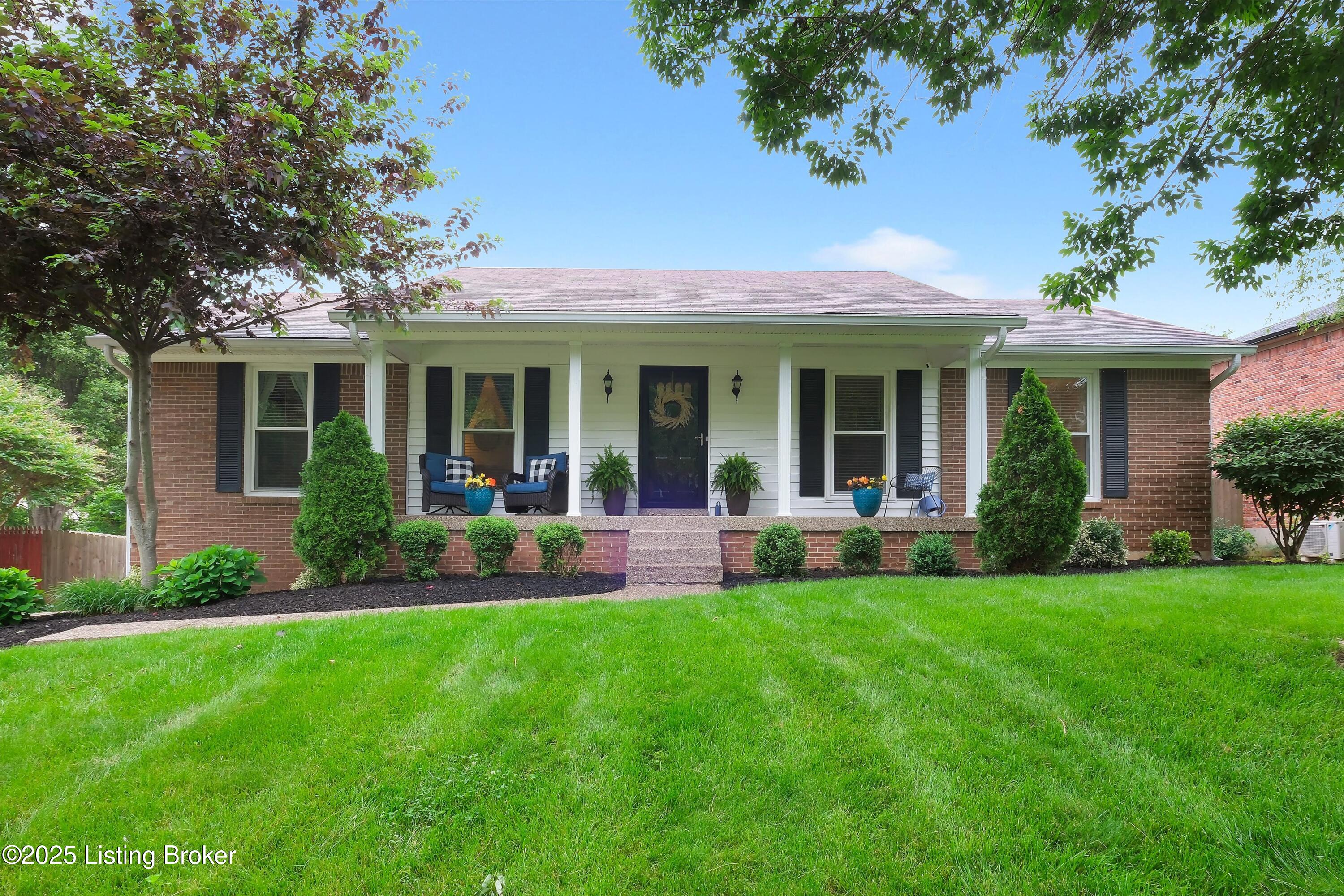2807 Wareham Road Louisville, KY 40242 - Photo 1 of 39 Front