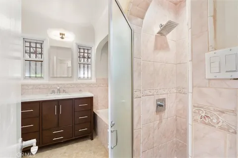 $824,995 | 10233 South 3rd Avenue, Inglewood, CA 90303