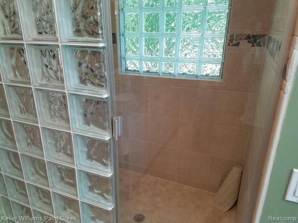 2210 Kingsford Road Rochester Hills, MI 48309 - Photo 29 of 34