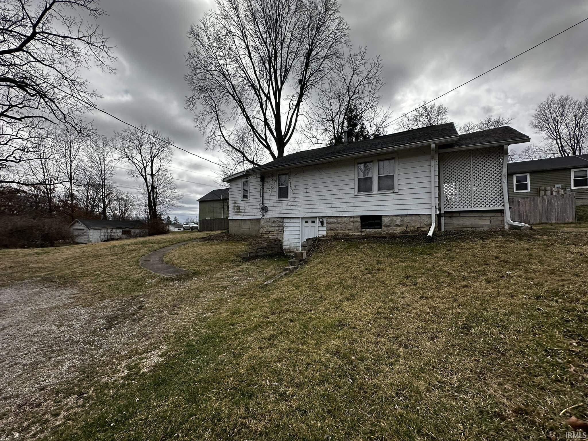 2607 South Rockport Road Bloomington, IN 47403 - Photo 16 of 18