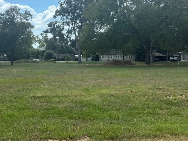 a view of outdoor space with green space