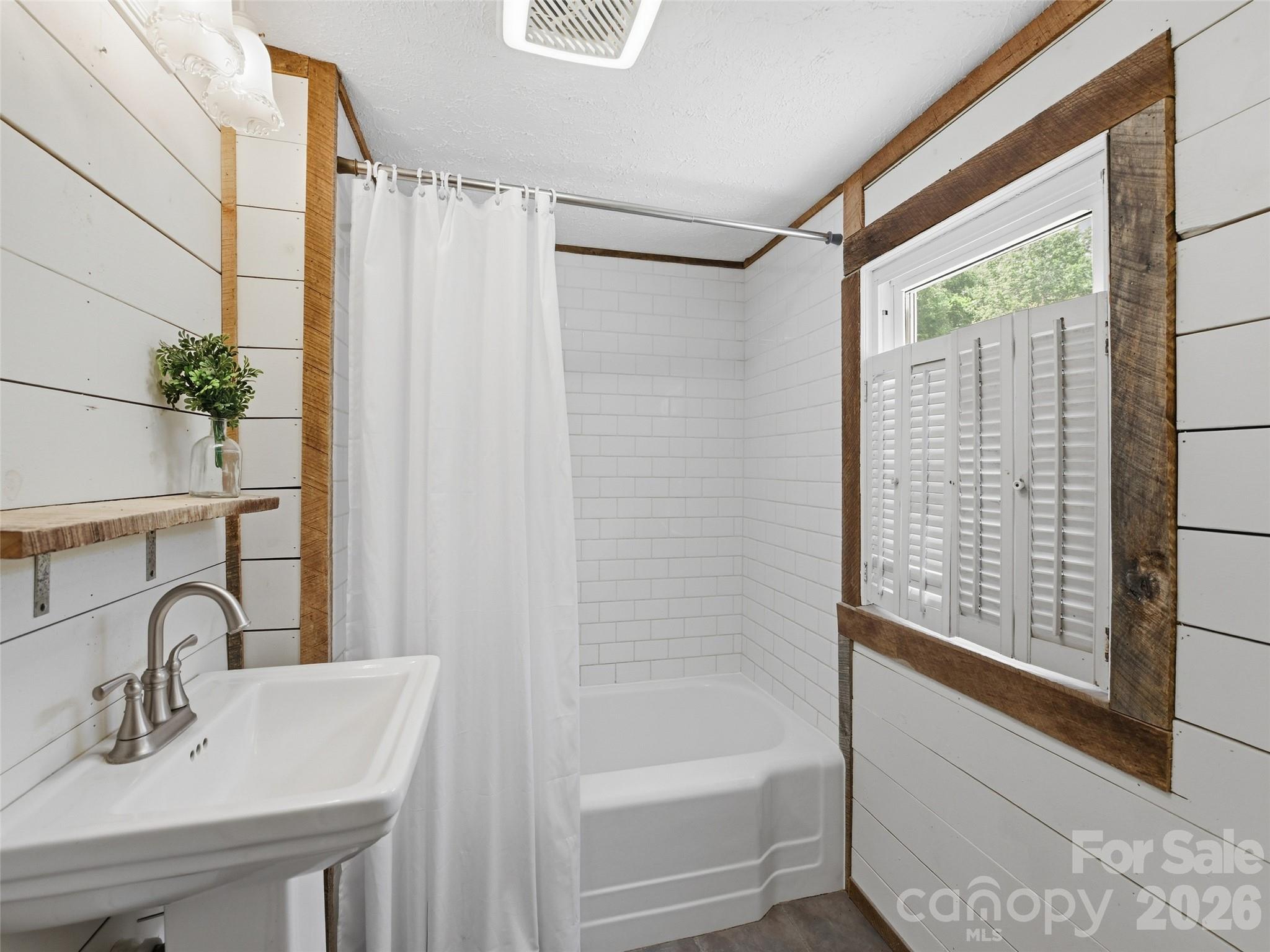 9 Whitted Road Canton, NC 28716 - Photo 27 of 32