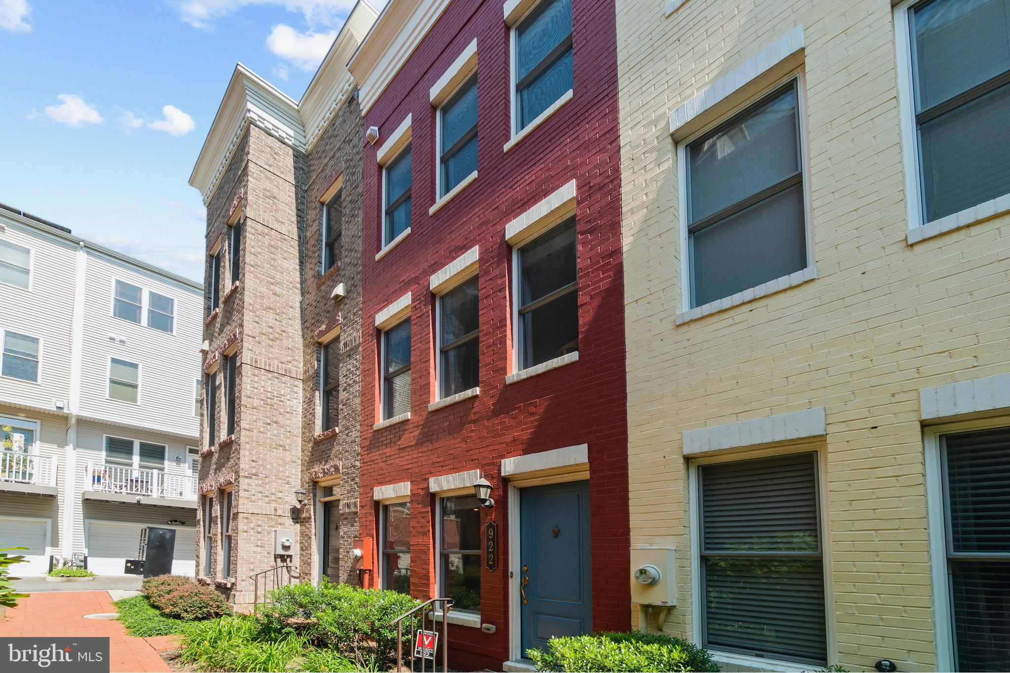 922 4th Street Southeast Washington, DC 20003 - Photo 1 of 25