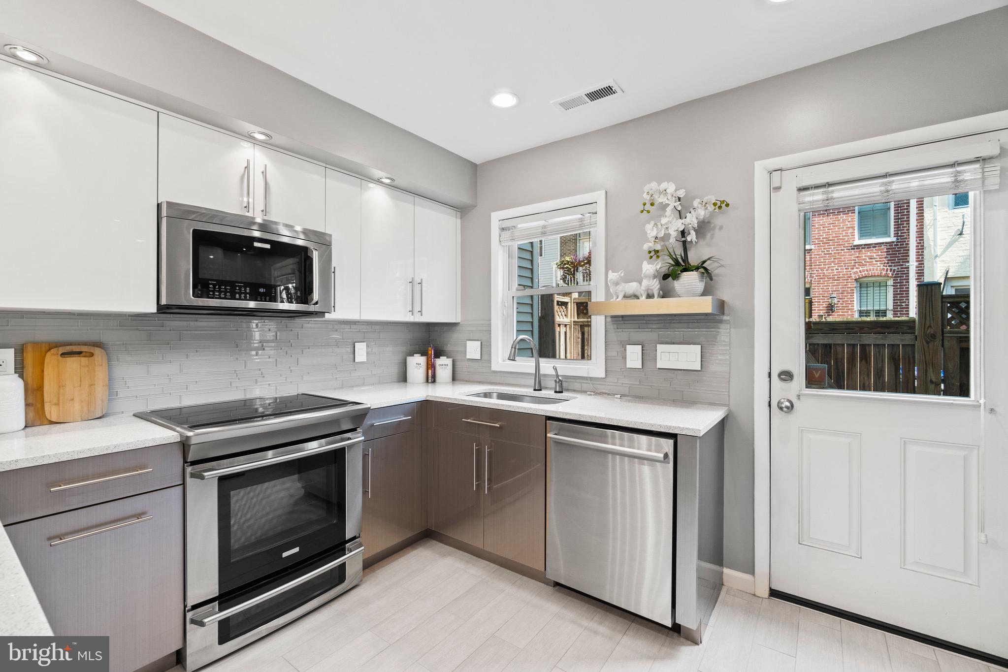 922 4th Street Southeast Washington, DC 20003 - Photo 9 of 25