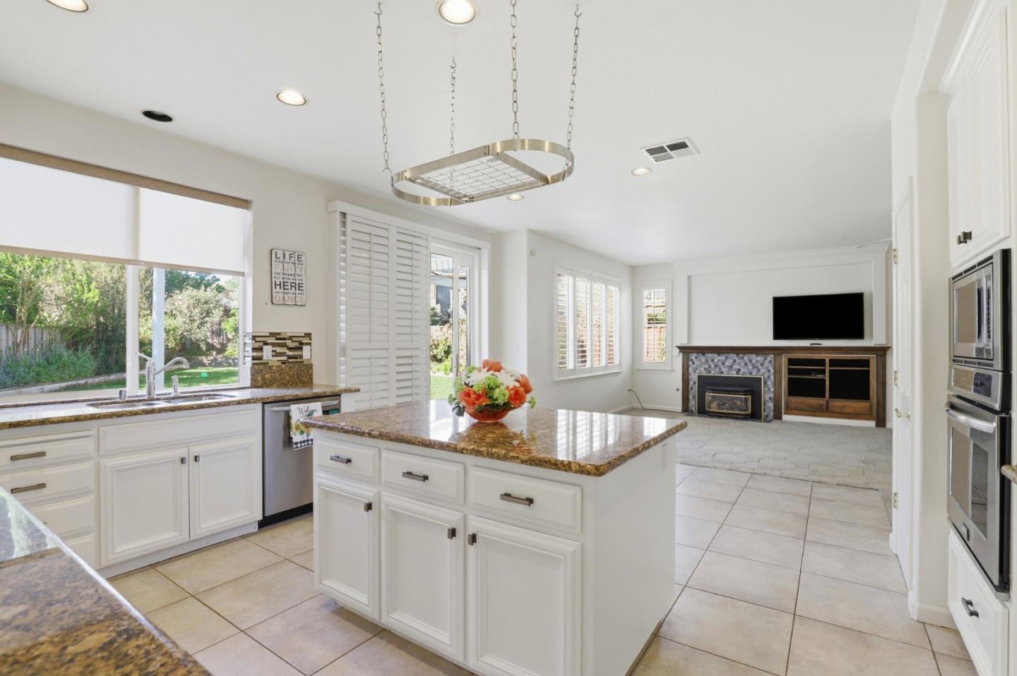 1536 Jackdow Court Gilroy, CA 95020 - Photo 12 of 53