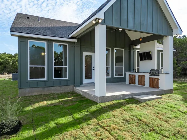 $335,000 | 125 Hill Shadow Lane, Whitney, TX 76692