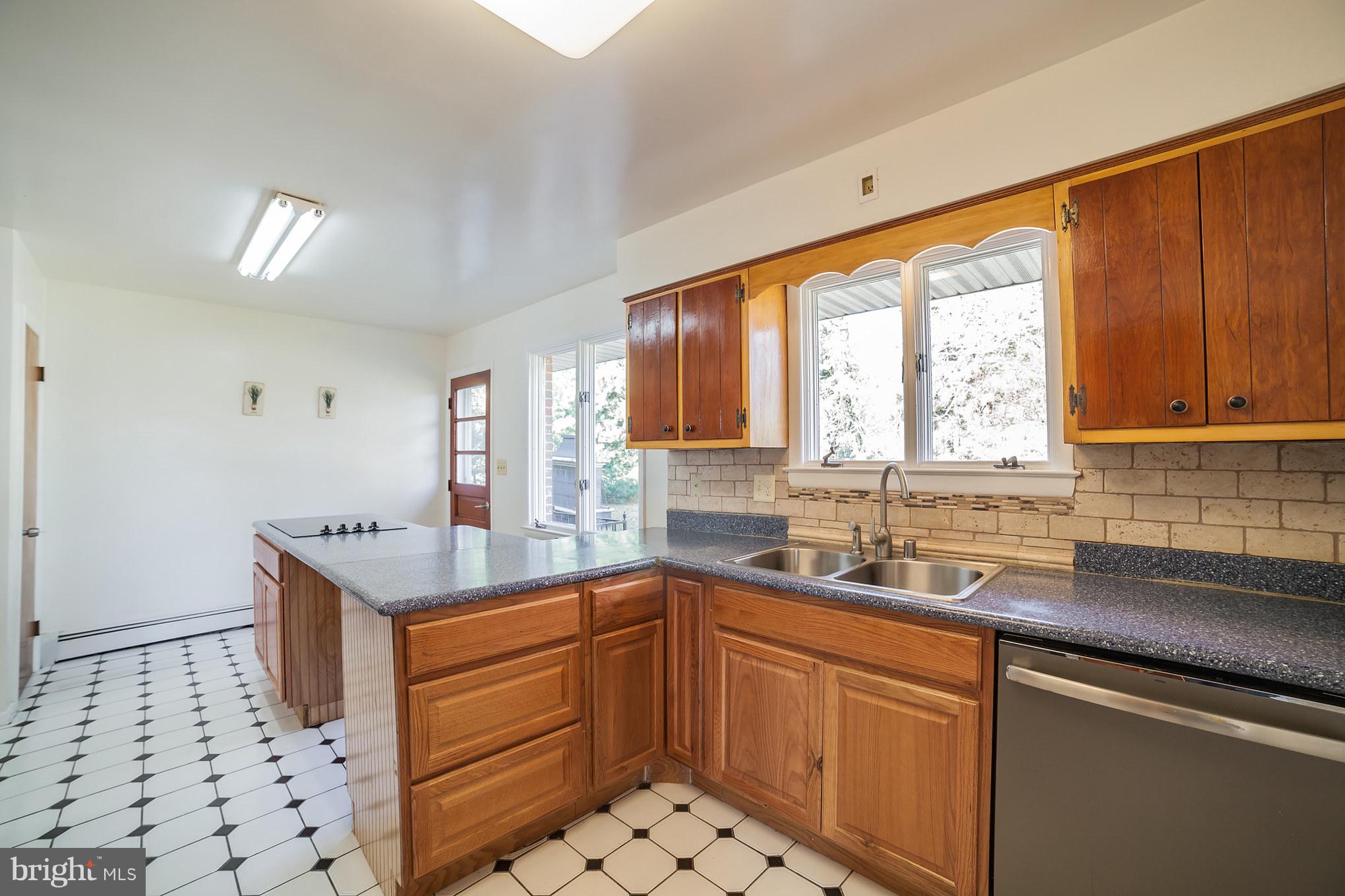 5606 Old Court Road Baltimore, MD 21244 - Photo 10 of 29