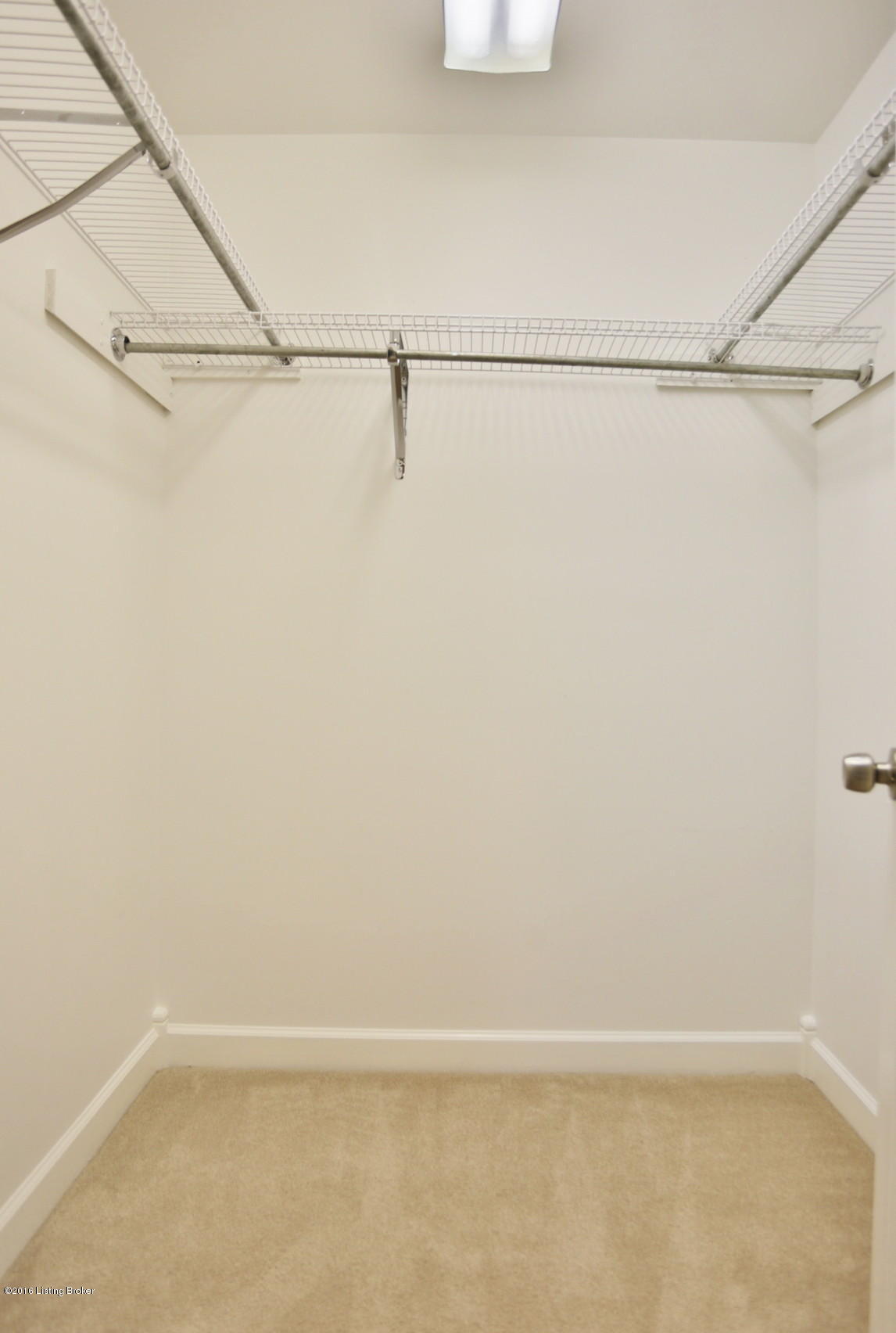 10528 Edgewater Road Louisville, KY 40223 - Photo 27 of 40 27