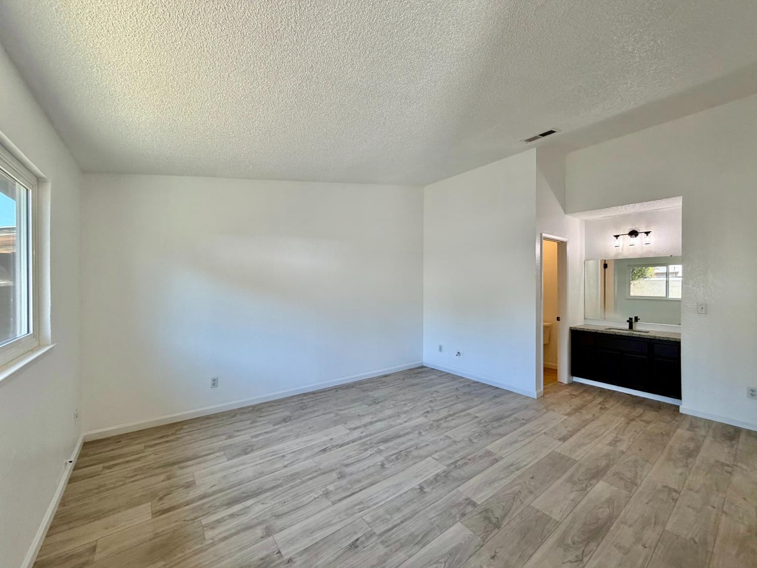 158 East Grant Line Road Tracy, CA 95376 - Photo 13 of 18