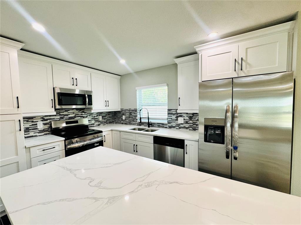 7013 Symmes Road Gibsonton, FL 33534 - Photo 3 of 20 Gallery Image 3
