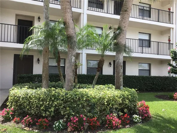 $4,800 | 440 Fox Haven Drive, Unit 2106, Naples, FL 34104