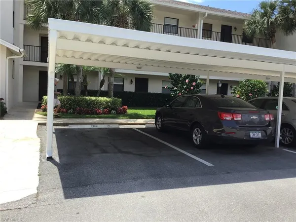$4,800 | 440 Fox Haven Drive, Unit 2106, Naples, FL 34104