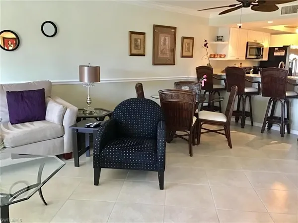 $4,800 | 440 Fox Haven Drive, Unit 2106, Naples, FL 34104