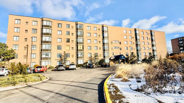 $175,000 | 606 East Woodland Park Avenue, Unit 608, Chicago, IL 60616
