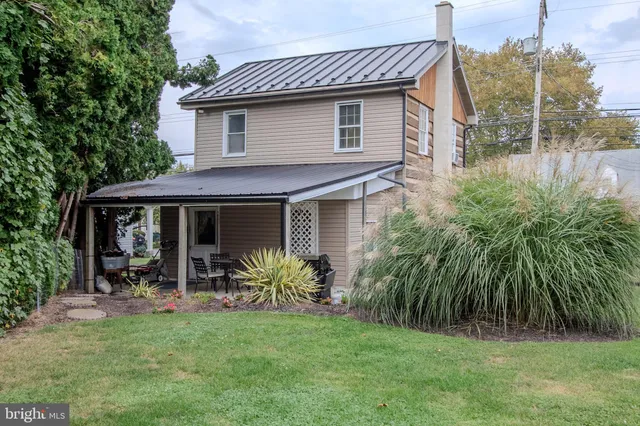 $249,900 | 16 Main Street, Womelsdorf, PA 19567