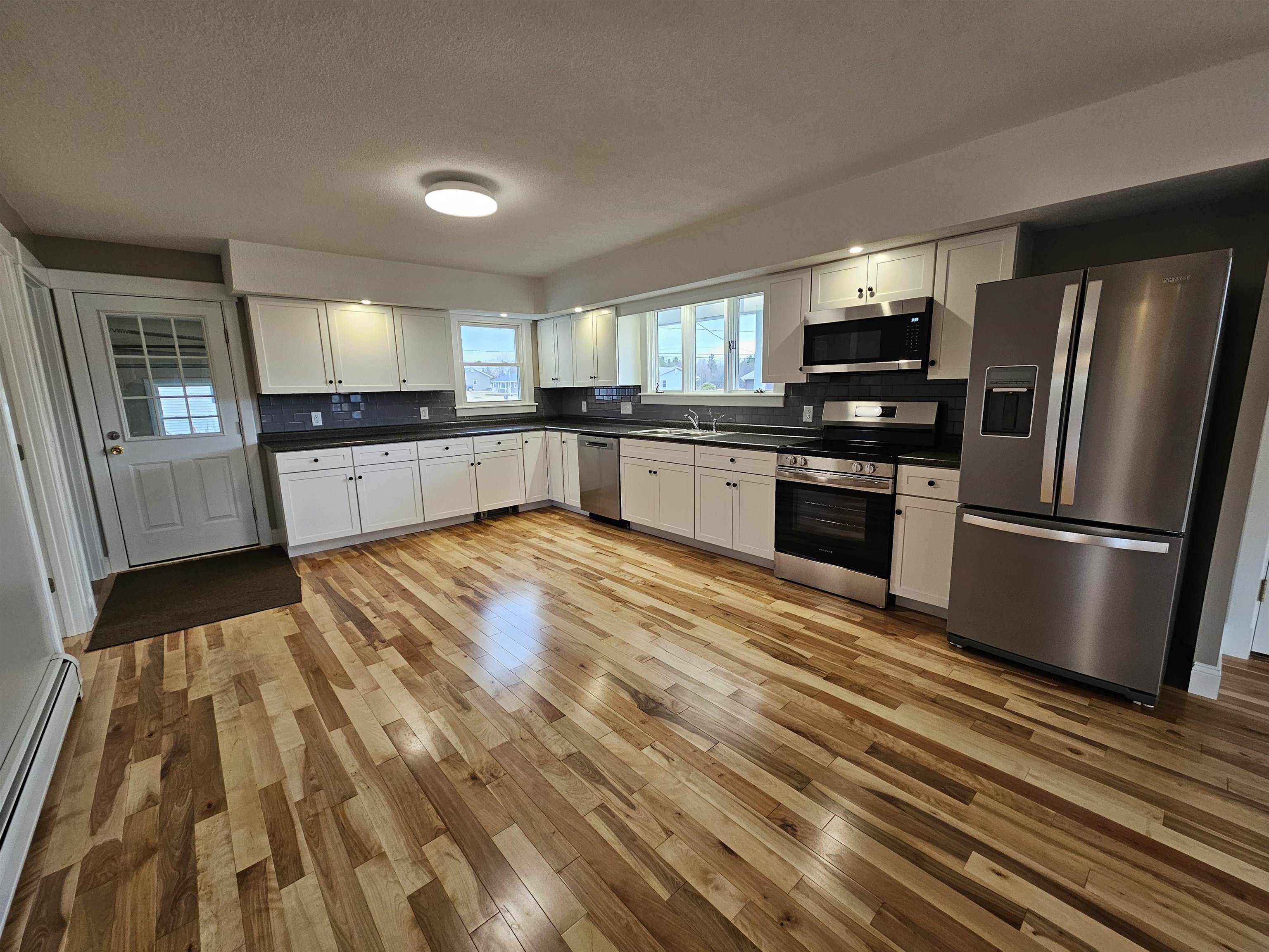 747 Elm Street Derby, VT 05830 - Photo 5 of 30