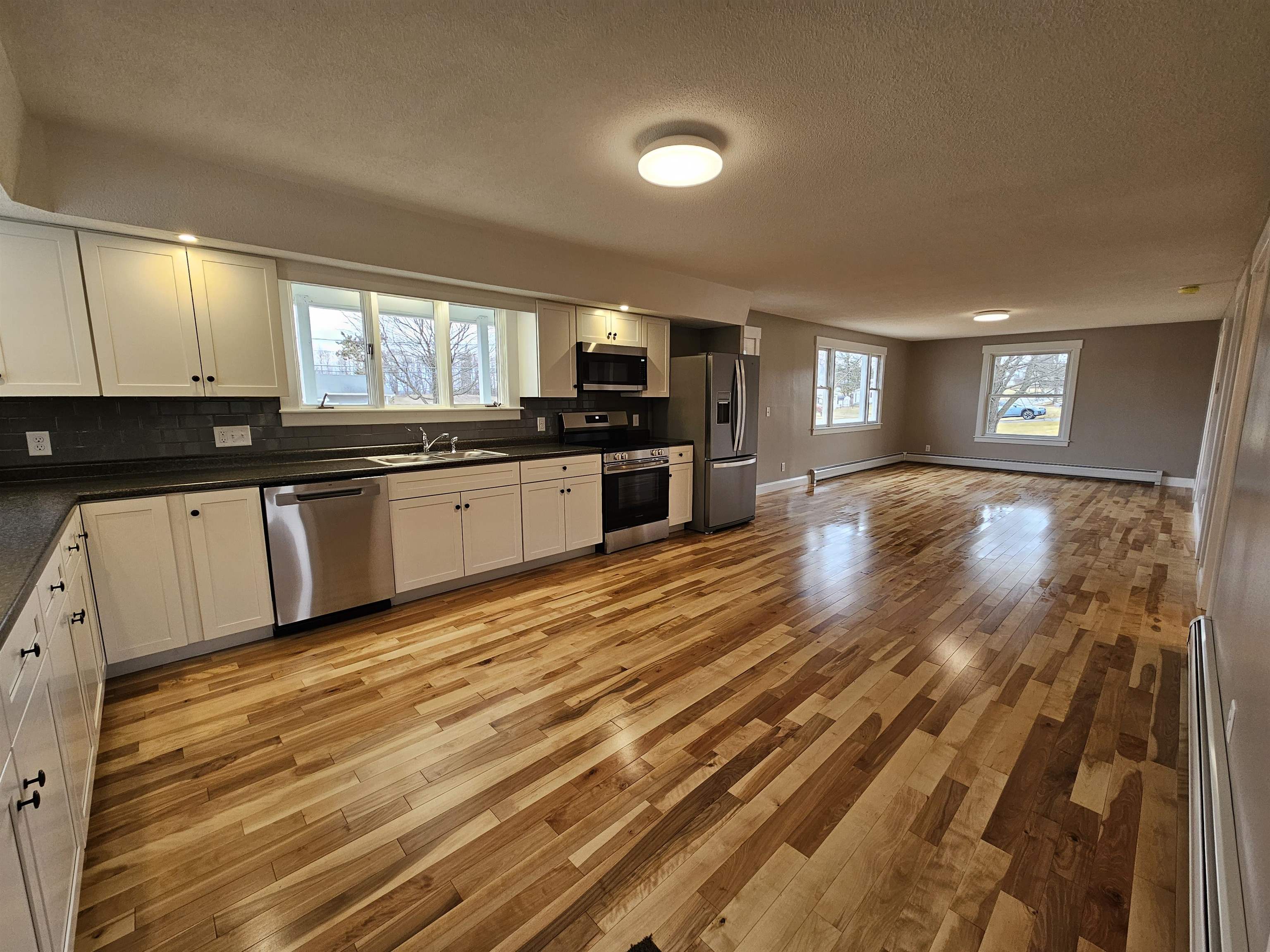 747 Elm Street Derby, VT 05830 - Photo 7 of 30