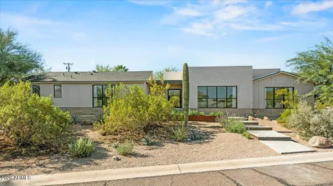 $2,895,000 | 4035 East McDonald Drive, Phoenix, AZ 85018