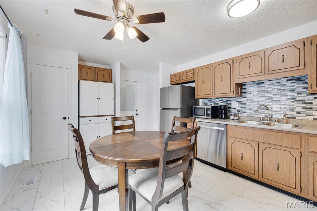 1355 Rue Celeste Bonne Terre, MO 63628 - Photo 8 of 23