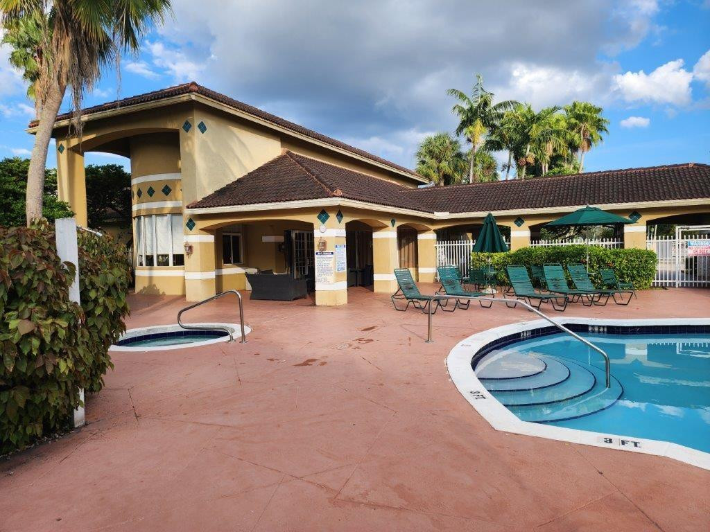460 South Park Road, Unit 6209 Hollywood, FL 33021 - Photo 18 of 25 a view of a house with entertaining space