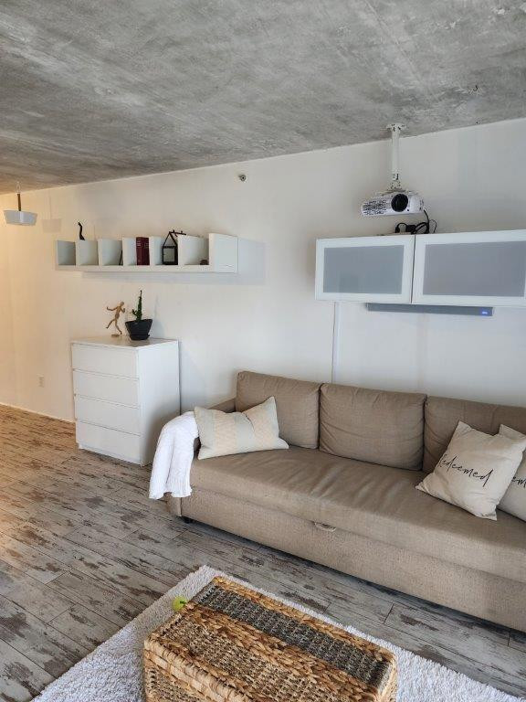 460 South Park Road, Unit 6209 Hollywood, FL 33021 - Photo 5 of 25 a living room with furniture