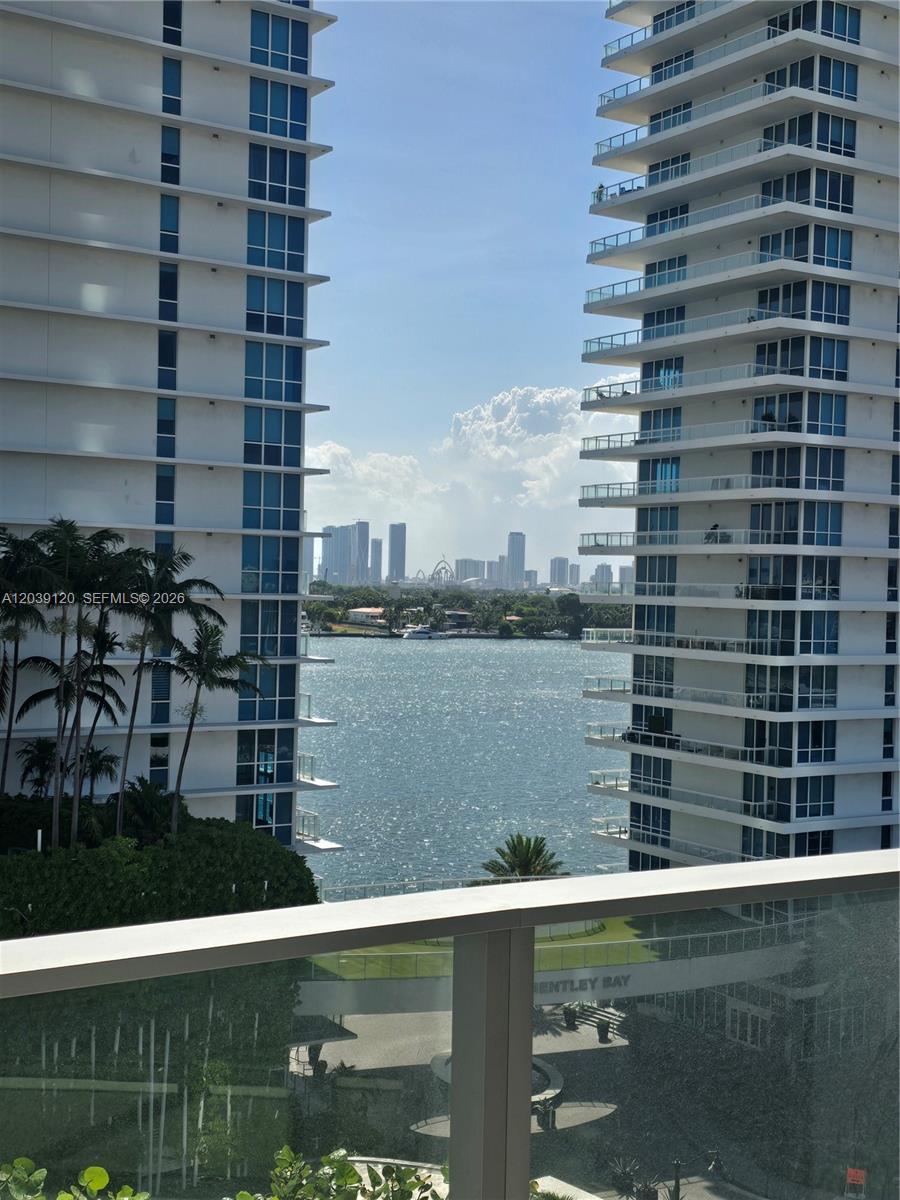 500 Alton Road, Unit 904 Miami Beach, FL 33139 - Photo 14 of 31