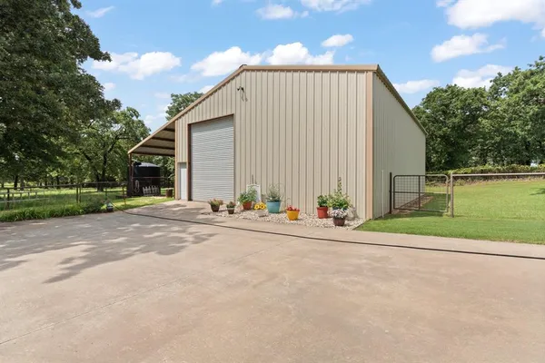 $655,000 | 1338 Farm To Market 67, Covington, TX 76636