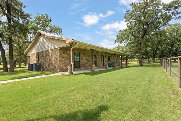 $655,000 | 1338 Farm To Market 67, Covington, TX 76636