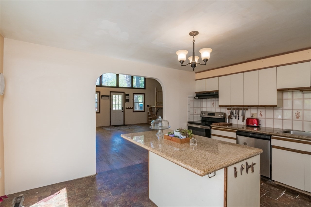 228 Florence Road Northampton, MA 01062 - Photo 14 of 35