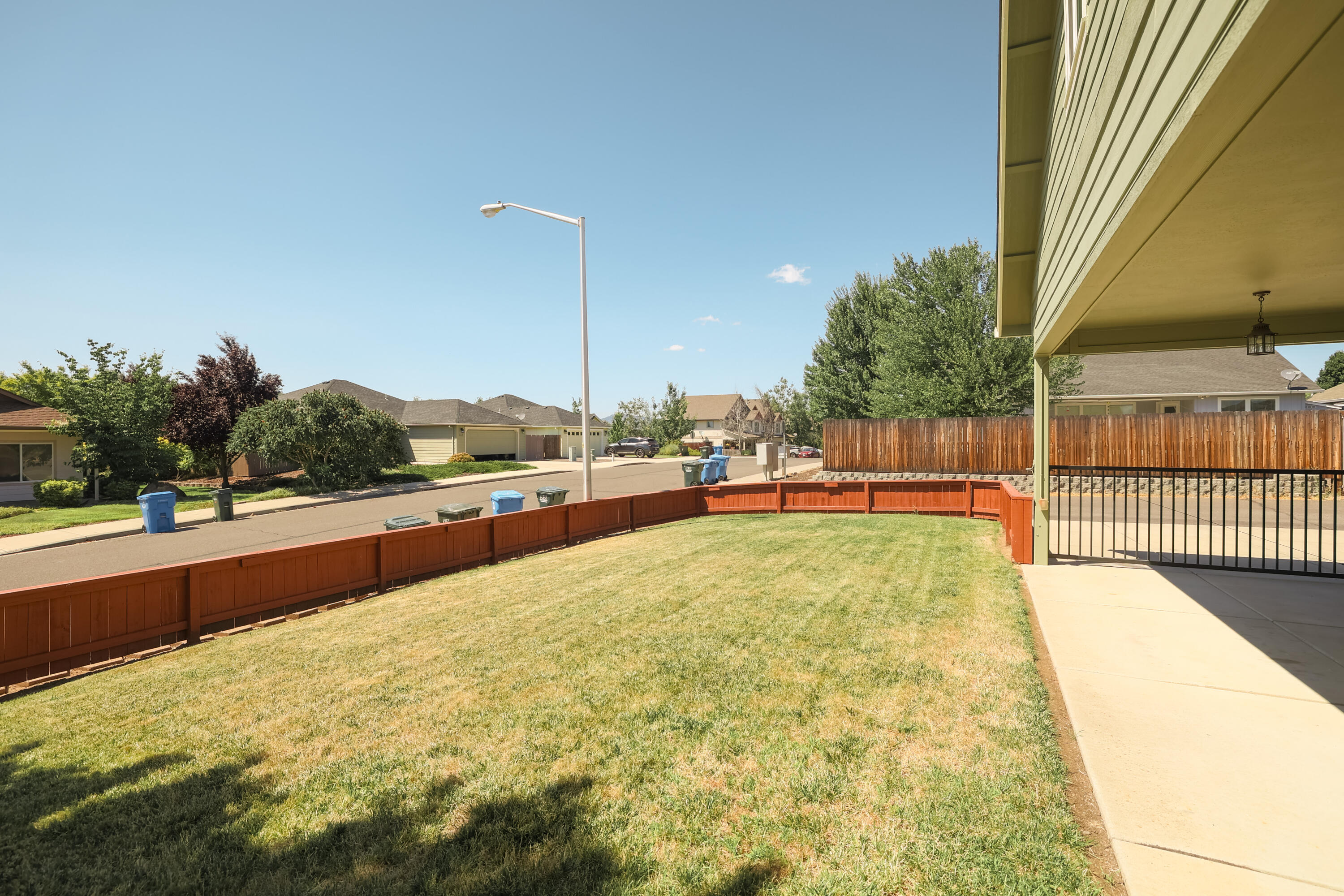 601 Barton Road Eagle Point, OR 97524 - Photo 10 of 34 569A0412