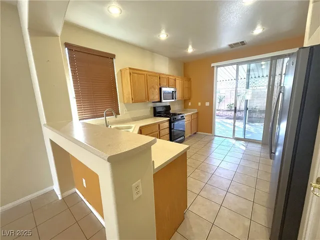 $2,100 | 10929 Sutter Hills Avenue, Las Vegas, NV 89144