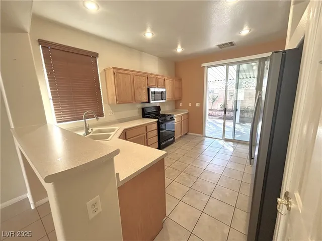 $2,100 | 10929 Sutter Hills Avenue, Las Vegas, NV 89144