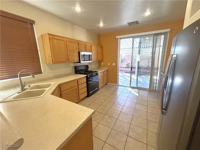 $2,100 | 10929 Sutter Hills Avenue, Las Vegas, NV 89144